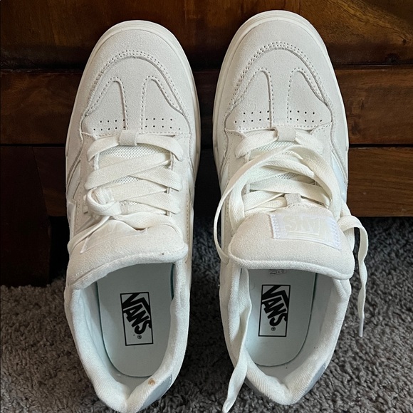 Vans Kids Cream and Brown Sneakers - Picture 4 of 6